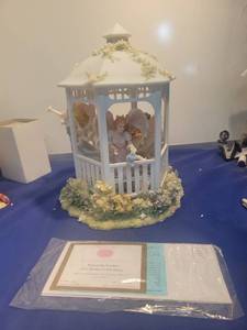 lot 5242 image: Seraphim Classics Friendship Garden 2003 Members Only Figure with COA new in box