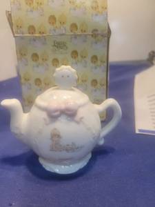 lot 5245 image: Precious Moments White Porcelain tea pot Figurine in box
