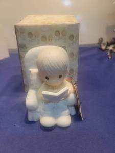 lot 5247 image: Precious Moments The Story of Gods Love Figurine #15784 in box