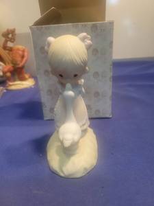 lot 5254 image: Precious Moments Make A Joyful Noise Figurine in box