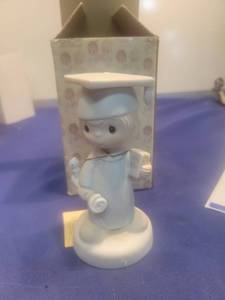 lot 5256 image: Precious Moments Graduate Figurine E-4720 boy in box