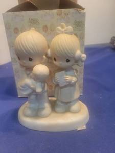 lot 5276 image: Precious Moments Rejoicing With You Figurine E-4724 in box