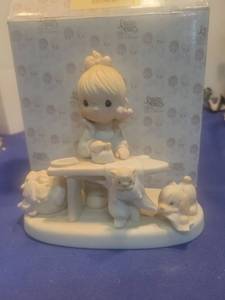 lot 5288 image: 1982 Precious Moments Press On Figurine in box