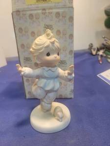 lot 5289 image: Precious Moments Happy Trip Figurine 521280 in box
