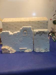 lot 5296 image: Precious Moments Two Section Wall Display E-5644 in box