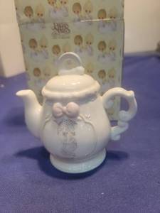 lot 5299 image: Precious Moments White Teapot Figurine in box