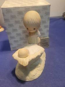 lot 5303 image: 1978 Precious Moments Come Let Us Adore Him Figurine in box
