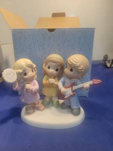 lot 5315 image: Precious Moments Making Music Together 30th Anniversary Figurine in box