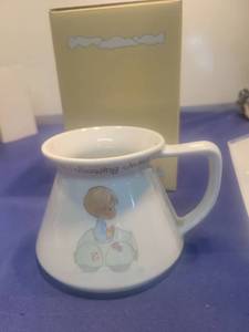 lot 5317 image: Precious Moments Following Jesus Creamer