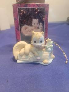 lot 5372 image: Precious Moments Im Nuts About You 1992 Figurine
