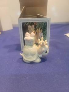 lot 5378 image: Precious Moments 1993 Turtle Christmas Ornament