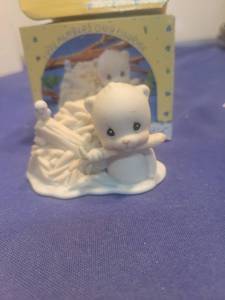 lot 5397 image: Precious Moments White Cat Figurine