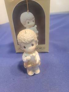 lot 5403 image: Precious Moments Joy to the World Ornament