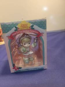 lot 5410 image: Precious Moments Home for the Holidays Ornament
