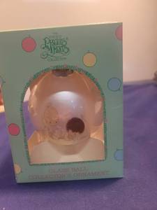 lot 5415 image: Enesco Precious Moments Glass Ball Holiday Ornament