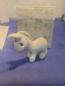 lot 5420 image: 1980 Enesco Precious Moments Donkey Ornament E-5621