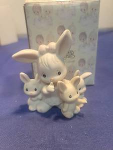 lot 5423 image: 1988 Precious Moments White Bunny Figurine
