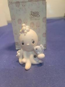 lot 5426 image: Precious Moments I Only Have Arms For You Figurine