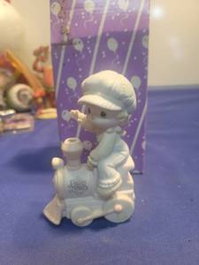 lot 5432 image: Precious Moments Birthday Club Train Figurine