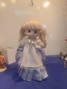 lot 5449 image: Precious Moments Doll in Blue and White Dress