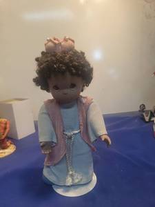 lot 5452 image: Precious Moments African American Doll
