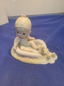 lot 5455 image: Precious Moments August Birthday Figurine