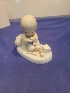 lot 5478 image: Precious Moments Love is the Glue That Mends Figurine