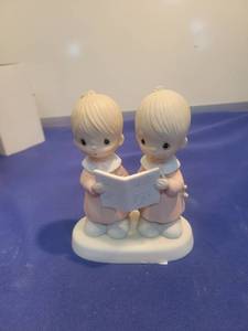 lot 5479 image: Precious Moments Peace on Earth Figurine 1980