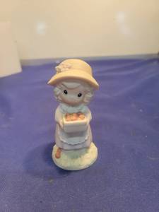 lot 5485 image: Precious Moments Youre The Berry Best Figurine 1996