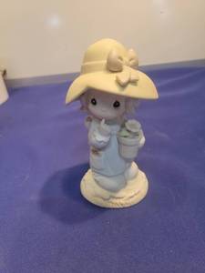 lot 5497 image: 1987 Precious Moments Happy Birthday Poppy Figurine