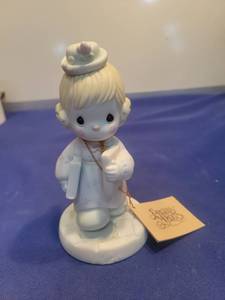 lot 5499 image: 1987 Precious Moments Happy Days Are Here Again Figurine