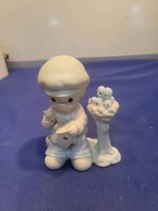 lot 5516 image: Precious Moments Only Love Can Make A Home Special Edition Figurine