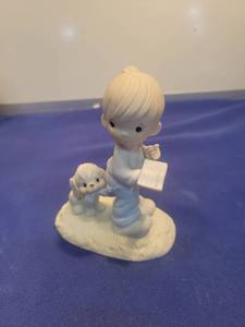 lot 5517 image: Precious Moments The End Is In Sight Figurine 1982