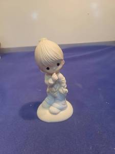 lot 5519 image: 1978 Jonathan & David Smile God Loves You Porcelain Figurine