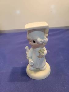 lot 5520 image: 1980 Precious Moments Graduation Figurine girl