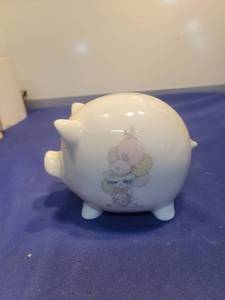 lot 5530 image: 1985 Precious Moments Piggy Bank