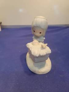 lot 5551 image: Precious Moments A Monarch Is Born 1984 Figurine