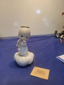 lot 5552 image: Precious Moments You Can Fly Figurine