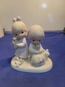 lot 5561 image: Precious Moments To A Very Special Sister Figurine 1993