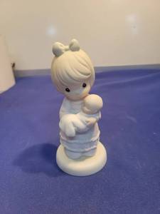 lot 5565 image: Precious Moments A Special Delivery Figurine 1991