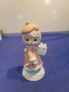 lot 5567 image: Precious Moments You Can Count On Me Figurine 2002
