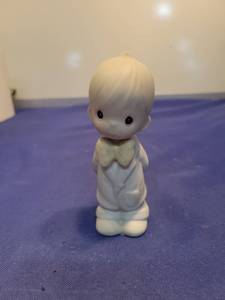 lot 5579 image: Precious Moments Porcelain Figurine