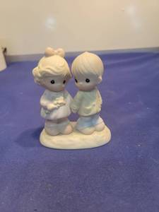 lot 5581 image: Precious Moments Couple Figurine