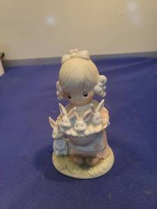 lot 5584 image: Homco Girl with Bunnies Figurine #1444