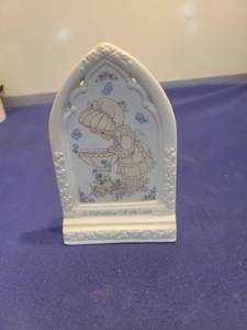 lot 5589 image: Precious Moments Double-Sided Plaque 1993