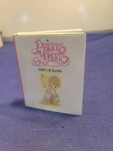 lot 5598 image: Precious Moments Gift of Love Book