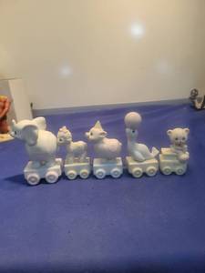 lot 5626 image: Precious Moments Animal Train Set