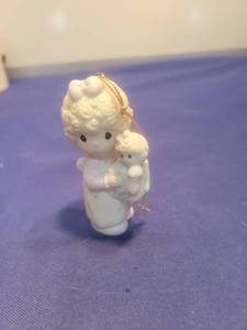 lot 5633 image: Precious Moments Mother and Child Ornament 1982