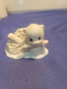 lot 5638 image: Precious Moments White Cat Figurine