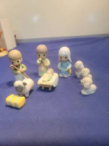lot 5645 image: Precious Moments Nativity Set